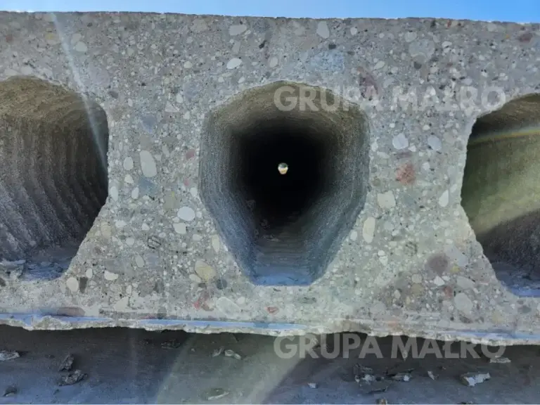 stropy sprężone HC